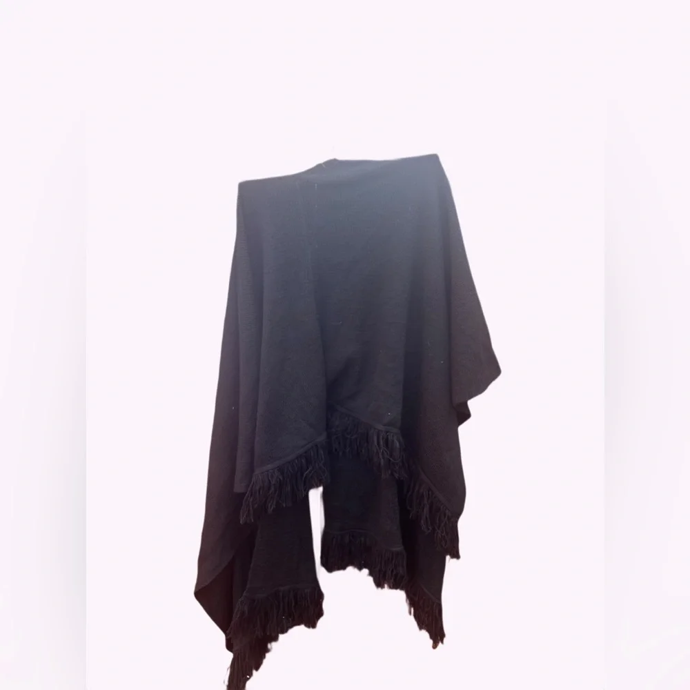 Elegant Vintage Soul Black Retro Shawl Poncho Wrap with Fringe Deadstock NWT NEW